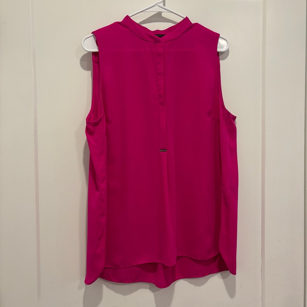 Express Women Magenta Pink Sleeveless Split V-Neck Pleated Back Blouse Top Small